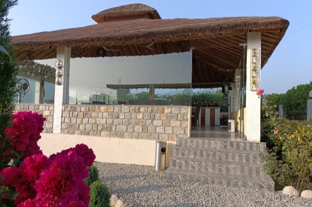 Luxury Restaurants in Jim Corbett National Park